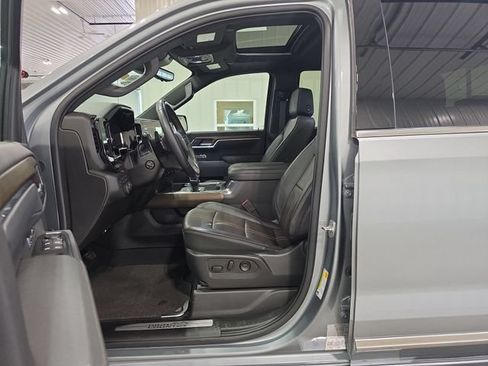 Used 2025 Chevrolet Silverado 1500 High Country w/ Technology Package AWD/4WD image 22