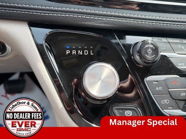 Used 2024 Chrysler Pacifica Limited FWD image 34