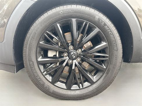 Used 2021 Kia Telluride SX w/ Towing Package image 34