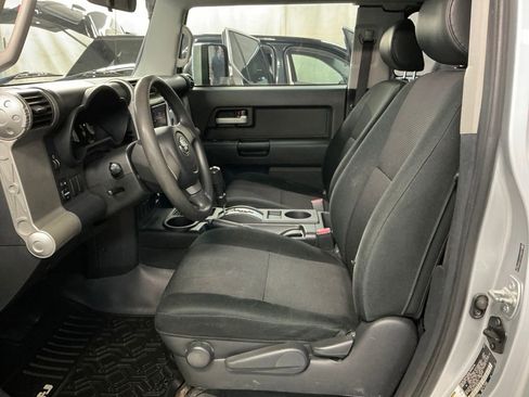 Used 2007 Toyota FJ Cruiser 4WD image 12