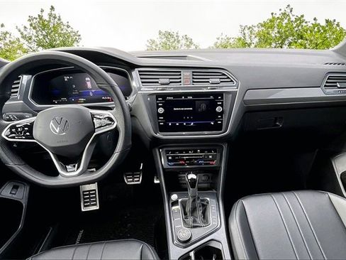 Used 2024 Volkswagen Tiguan SE R-Line w/ MDO Package, Two-Row image 15