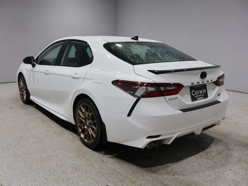 Used 2023 Toyota Camry SE FWD image 5