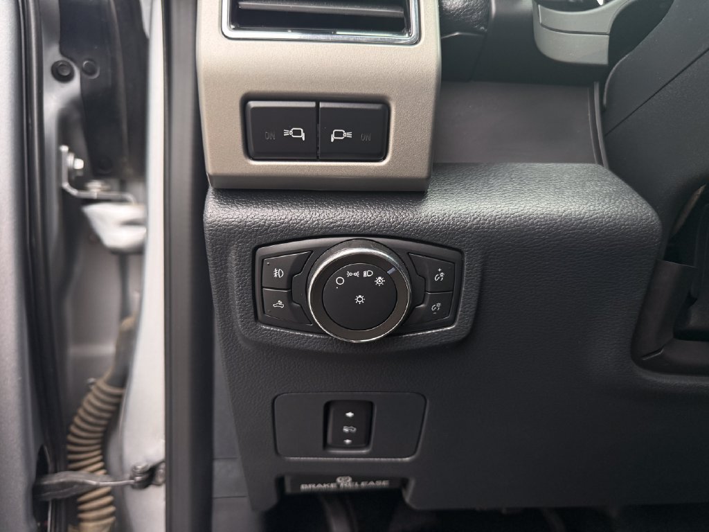 Used 2022 Ford F250 Lariat w/ Black Appearance Package AWD/4WD image 24