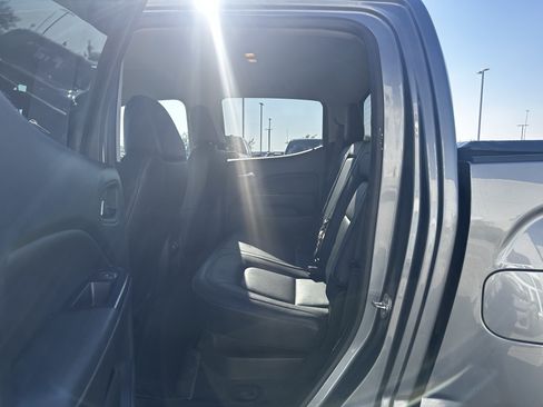 Used 2022 GMC Canyon Elevation w/ Elevation Premium Package AWD/4WD image 9