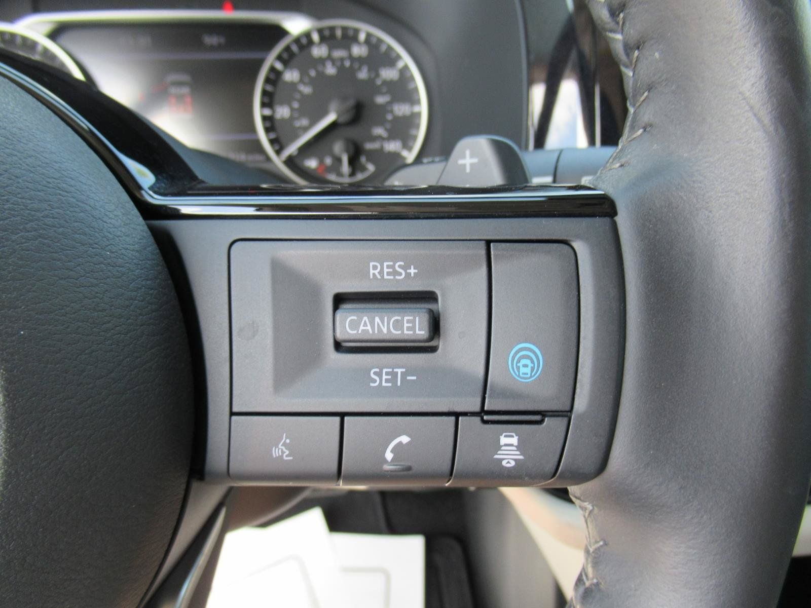 Used 2024 Nissan Pathfinder SL w/ SL Premium Package FWD image 26