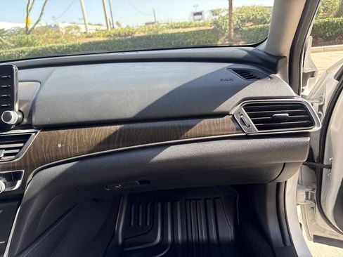 Used 2018 Honda Accord Touring image 22