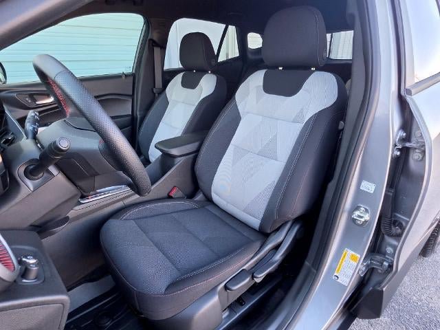 Used 2025 Chevrolet Trax RS w/ Driver Confidence Package FWD image 13