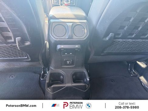 Used 2022 Jeep Wrangler Unlimited Rubicon AWD/4WD image 17
