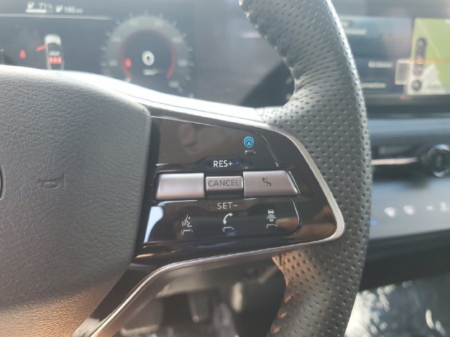 Used 2023 Nissan Ariya AWD/4WD image 17