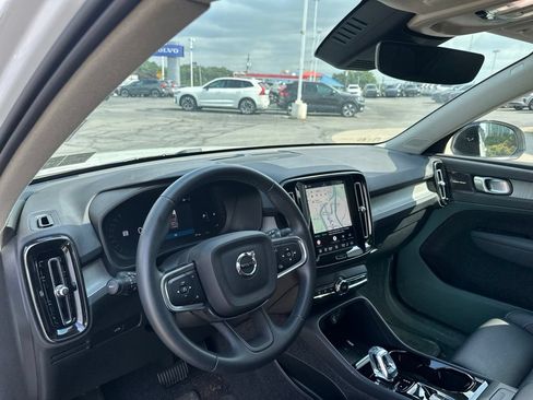Certified 2024 Volvo XC40 B5 Ultimate w/ Protection Package Premier AWD/4WD image 12