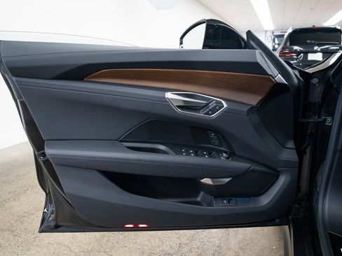 Used 2022 Audi e-tron GT Prestige w/ Prestige Package image 16