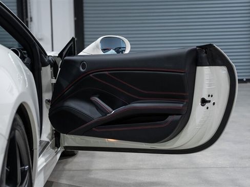 Used 2016 Ferrari California T RWD image 35