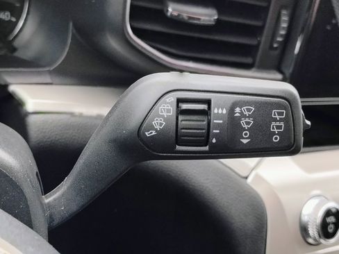 Used 2023 Ford Explorer XLT w/ Equipment Group 202A AWD/4WD image 41