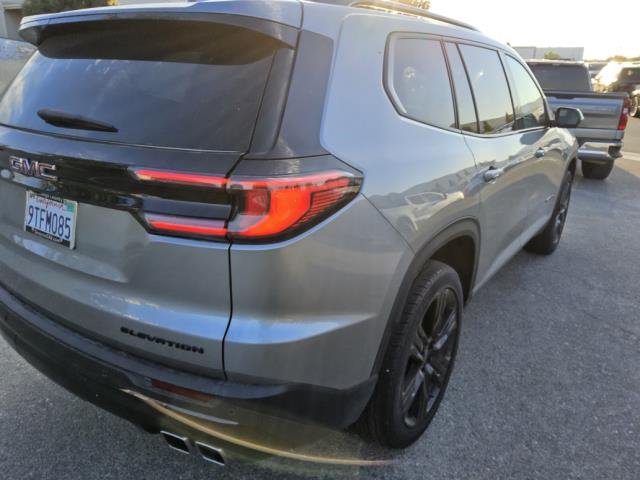 Used 2025 GMC Acadia Elevation w/ Elevation Premium Package FWD image 2