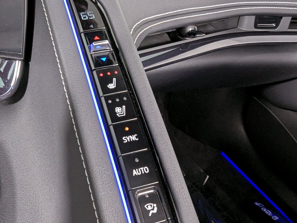 Used 2024 Chevrolet Corvette Stingray Preferred Conv w/ Z51 Performance Package RWD image 24