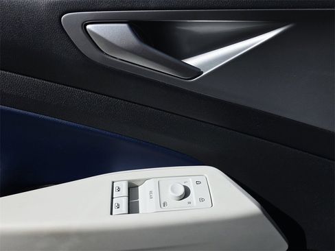 Used 2023 Volkswagen ID.4 Pro S image 23