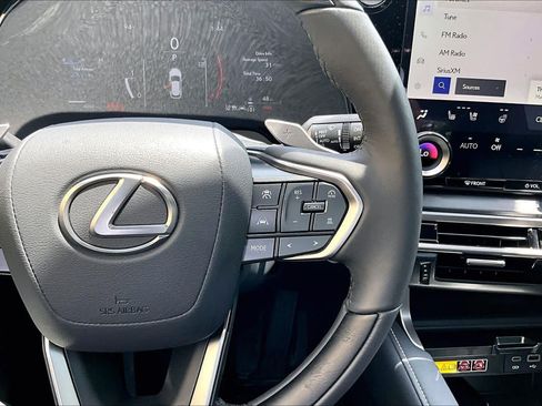 Used 2025 Lexus RX 350 Premium w/ Accessory Package AWD/4WD image 25