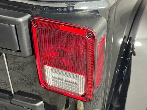 Used 2017 Jeep Wrangler Unlimited Sahara w/ Dual Top Group image 31