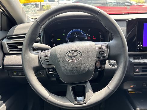 Used 2025 Toyota Camry LE w/ Convenience Package AWD/4WD image 16