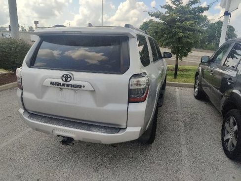Used 2019 Toyota 4Runner SR5 RWD image 12
