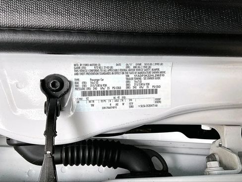 Used 2017 Ford Focus SE FWD image 16