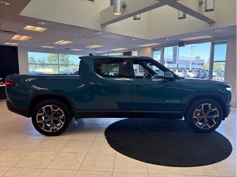 Used 2022 Rivian R1T Launch Edition image 4