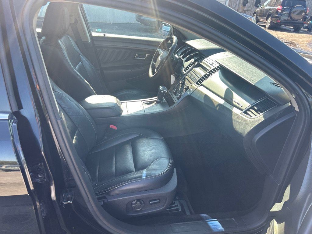 Used 2012 Ford Taurus SEL FWD image 12