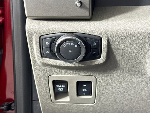 Used 2015 Ford F150 Lariat image 12