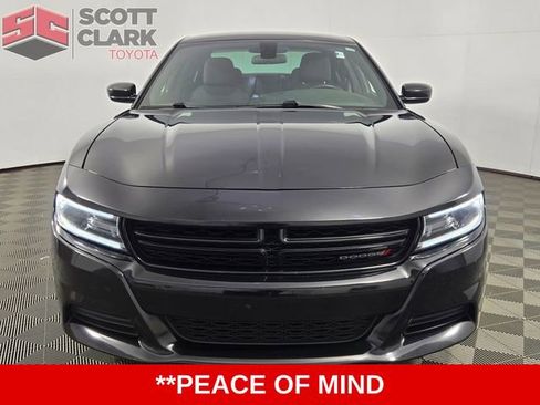 Used 2018 Dodge Charger SXT w/ Blacktop Package image 3
