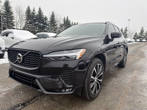 Used 2023 Volvo XC60 B5 Plus w/ Climate Package image 3