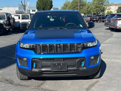 Used 2022 Jeep Grand Cherokee Trailhawk w/ Advanced Protech Group II AWD/4WD image 4