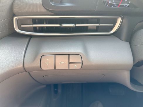 Used 2021 Hyundai Elantra SEL FWD image 18