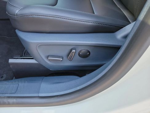 New 2025 Ford Maverick Lariat w/ Black Appearance Package image 10