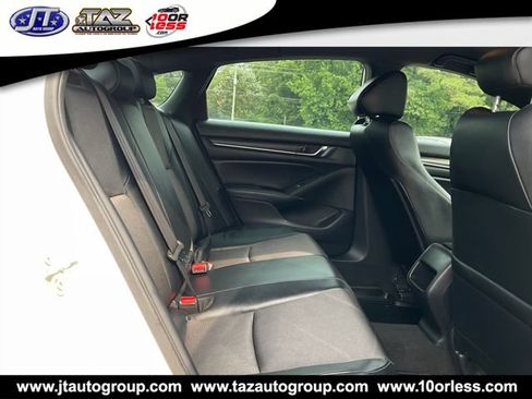 Used 2018 Honda Accord Sport image 13