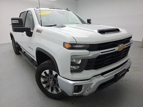 Used 2024 Chevrolet Silverado 2500 LT w/ All Star Edition AWD/4WD image 2
