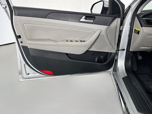Used 2016 Hyundai Sonata Sport w/ Option Group 02 image 21