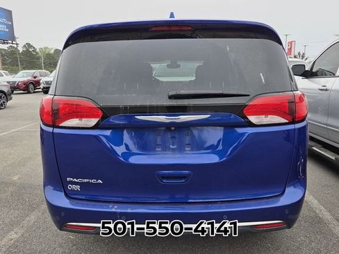Used 2018 Chrysler Pacifica Touring-L Plus image 4