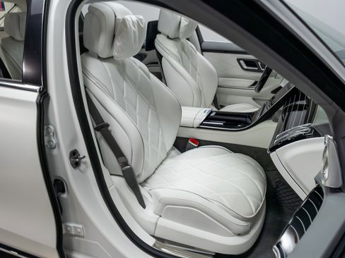Used 2023 Mercedes-Benz Maybach S 680 4MATIC image 25