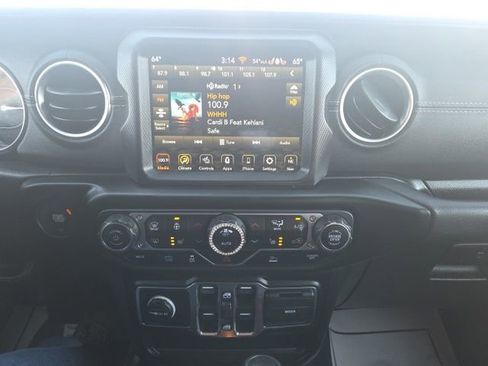 Used 2023 Jeep Wrangler Unlimited Sahara w/ Cold Weather Group image 36