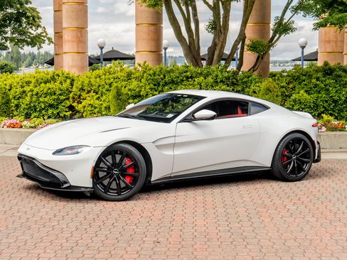 Used 2020 Aston Martin V8 Vantage Coupe RWD image 33