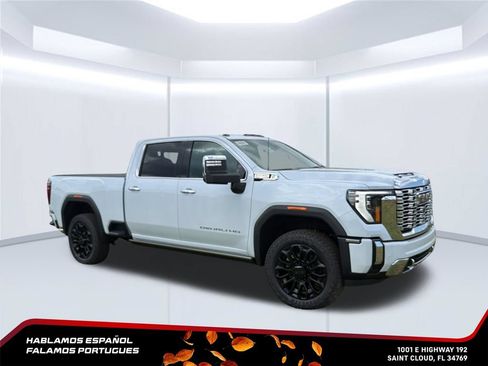 New 2026 GMC Sierra 2500 Denali w/ Denali Reserve Package AWD/4WD image 9