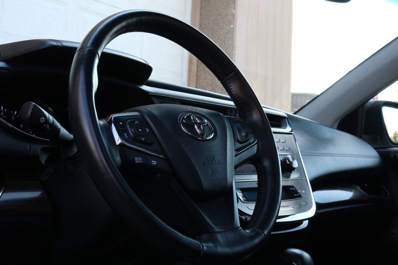 Used 2013 Toyota Avalon Limited FWD image 19