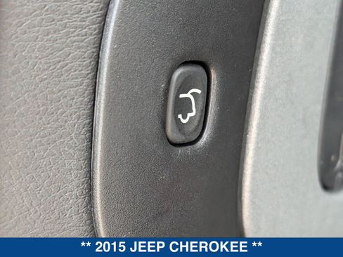 Used 2015 Jeep Cherokee Latitude w/ Comfort/Convenience Group FWD image 15