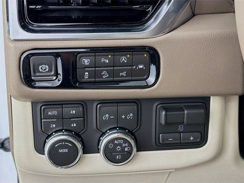 New 2026 GMC Yukon XL Denali AWD/4WD image 10