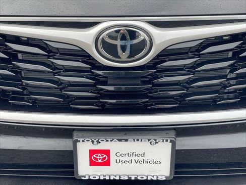 Certified 2024 Toyota Highlander XLE image 19