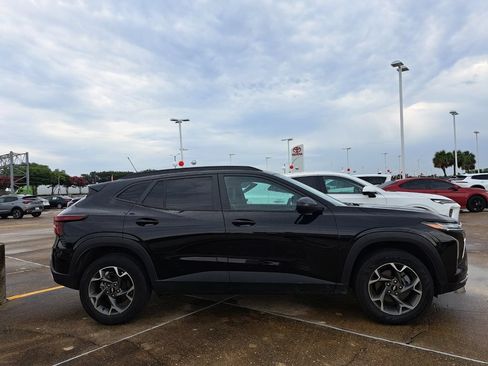 Used 2024 Chevrolet Trax LT FWD image 5