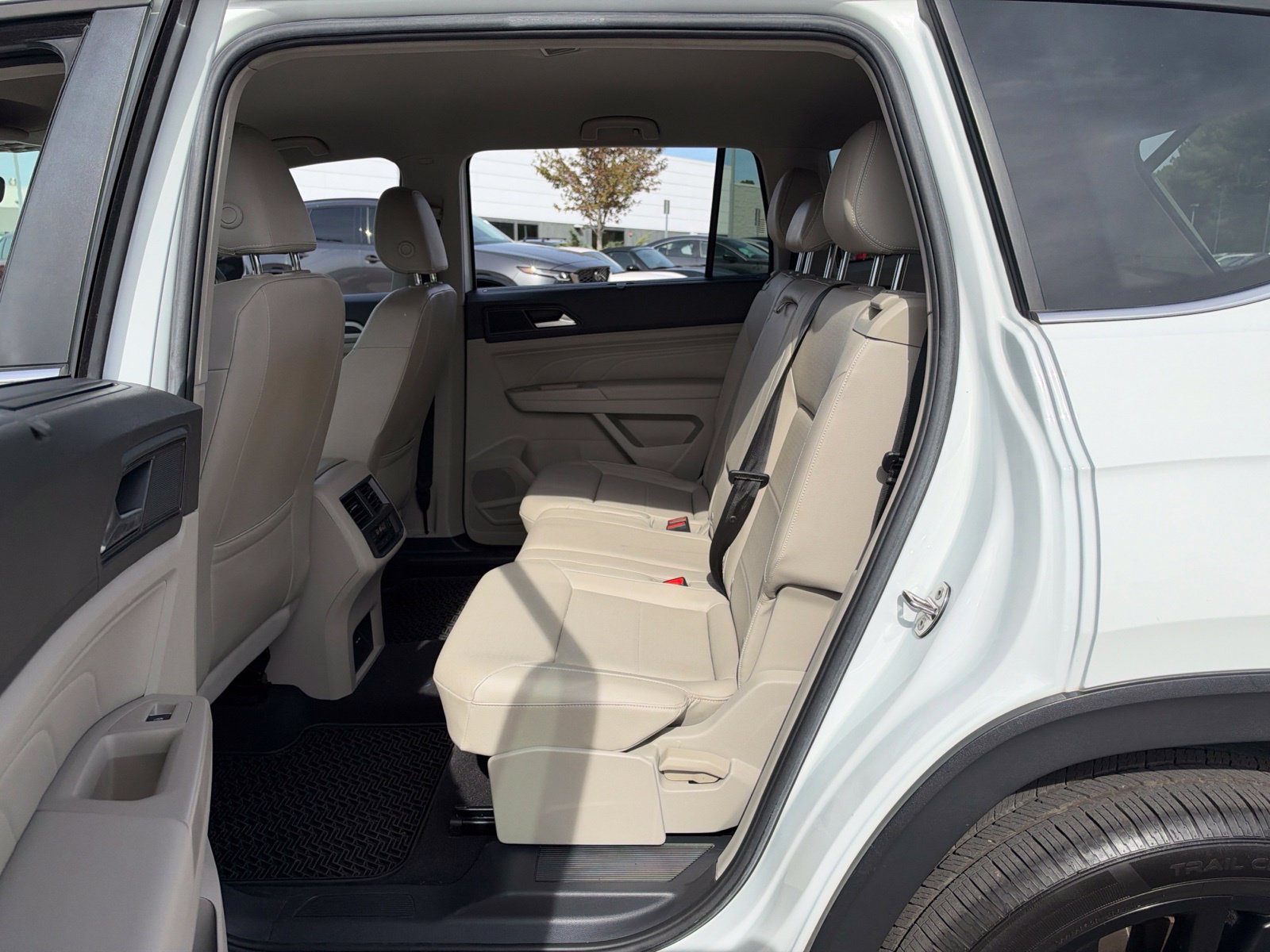 Used 2023 Volkswagen Atlas SE w/ Black Wheel Package FWD image 26
