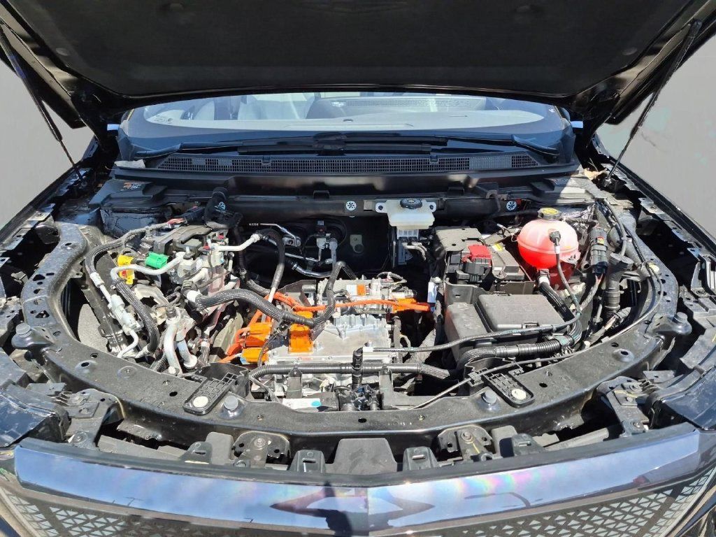 Certified 2026 Cadillac Optiq Sport 1 RWD image 29