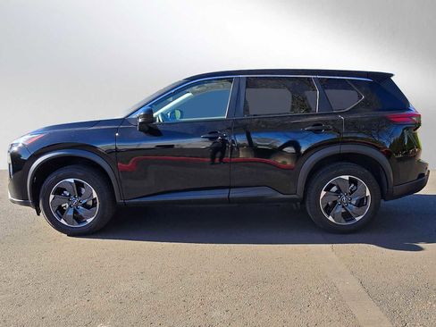 Used 2024 Nissan Rogue SV AWD/4WD image 6