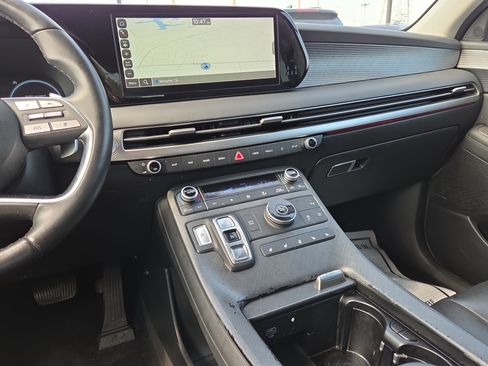 Used 2024 Hyundai Palisade Limited FWD image 19